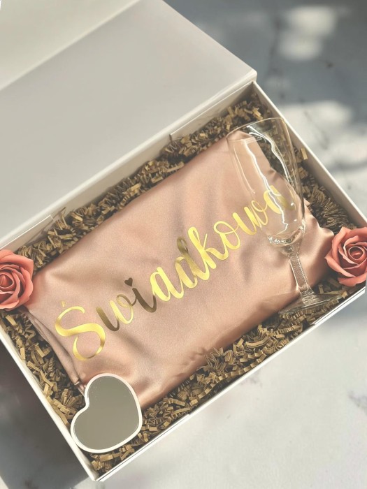 BridesmaidBox - box prezentowy dla Świadkowej - personalizowany szlafrok, kieliszek, lusterko serduszko - podziękowanie, prezent, zapytanie o świadkowanie, panieński, ślub
